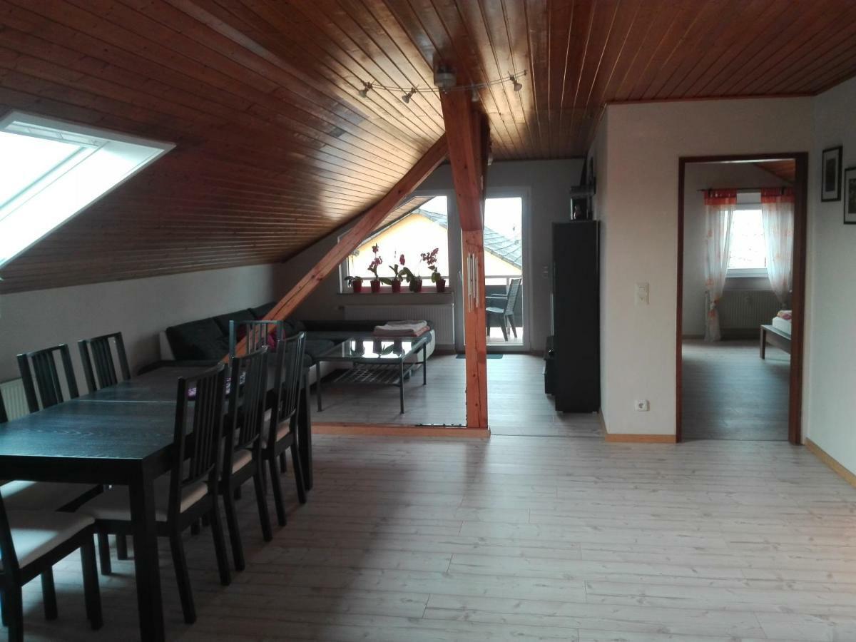 Obere Ferienwohnung Asshoff Zwischen Odenwald, Taubertal Und Bauland Berolzheim Exteriör bild