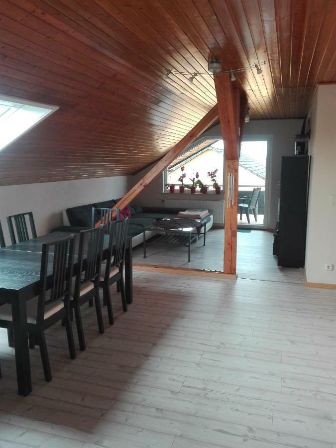 Obere Ferienwohnung Asshoff Zwischen Odenwald, Taubertal Und Bauland Berolzheim Exteriör bild