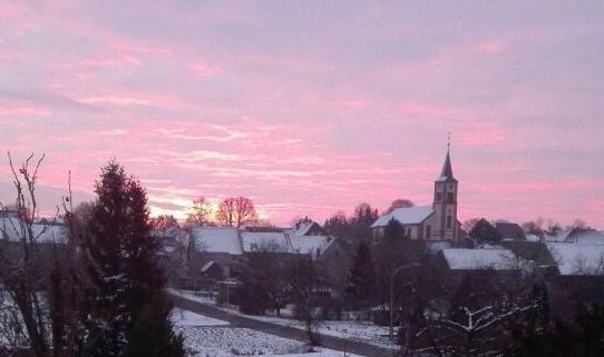 Obere Ferienwohnung Asshoff Zwischen Odenwald, Taubertal Und Bauland Berolzheim Exteriör bild